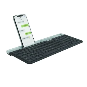 کیبورد لاجیتک K580 مشکی روی میز کار مدرن