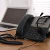 تلفن ویپ چیست؟ راهنمای کامل VoIP و مزایای آن برای کسب‌وکارها